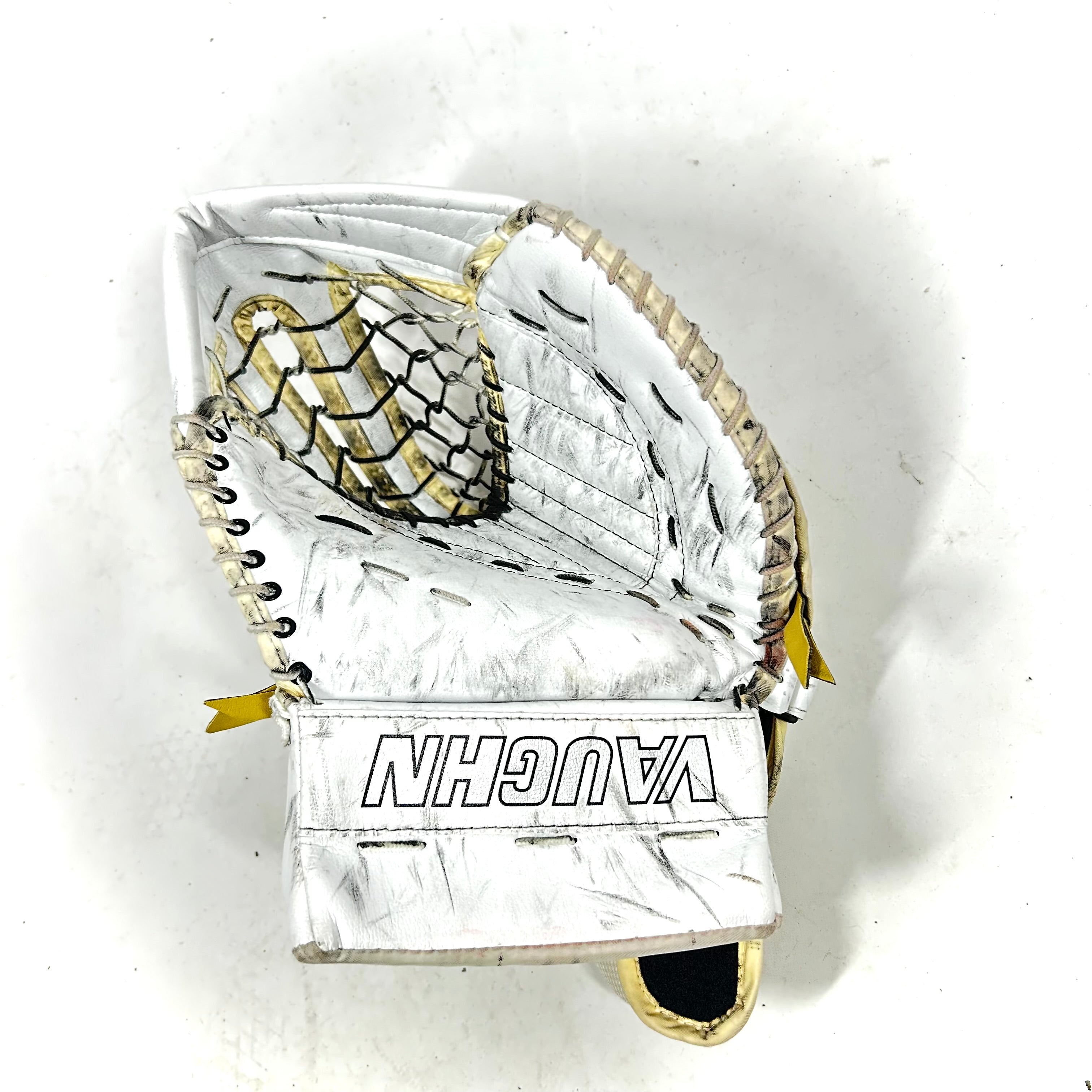 Vaughn Pro Custom - Gant de gardien de but NHL Pro Stock d'occasion - Joonas Korpisalo (blanc)
